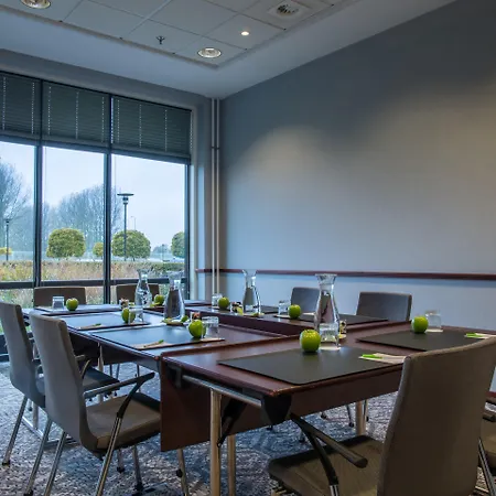 Отель Courtyard By Marriott Amsterdam Airport 4*