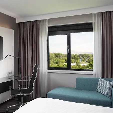 Courtyard By Marriott Amsterdam Airport Хоофддорп