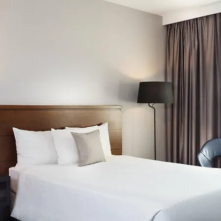 Отель Courtyard By Marriott Amsterdam Airport Хоофддорп