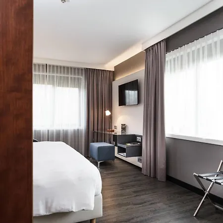Courtyard By Marriott Amsterdam Airport 4* Хоофддорп