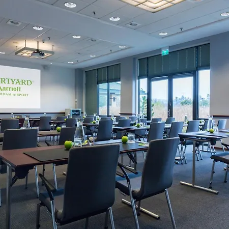 コートヤード バイ マリオット アムステルダム エアポート ホテル 4*