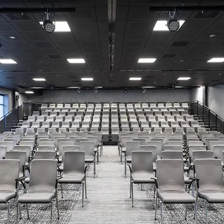 Courtyard By Marriott Amsterdam Airport 4*