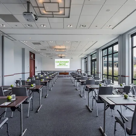 コートヤード バイ マリオット アムステルダム エアポート 4*