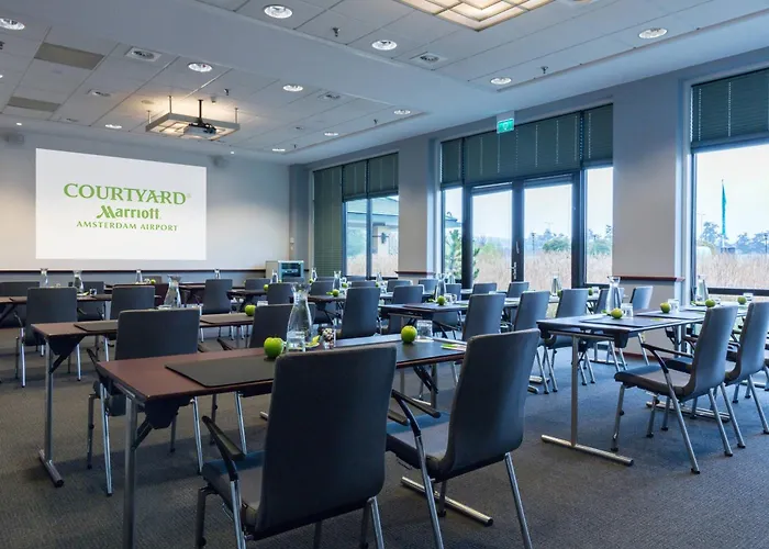 Courtyard By Marriott Amsterdam Airport Hotel 4*