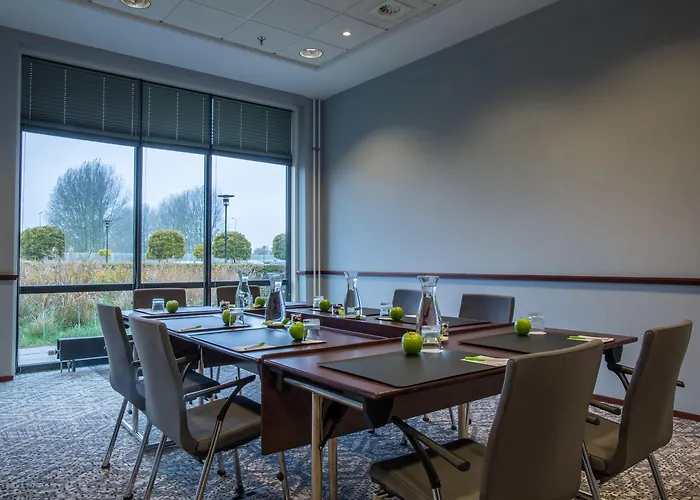 Hotel Courtyard By Marriott Amsterdam Airport 4*