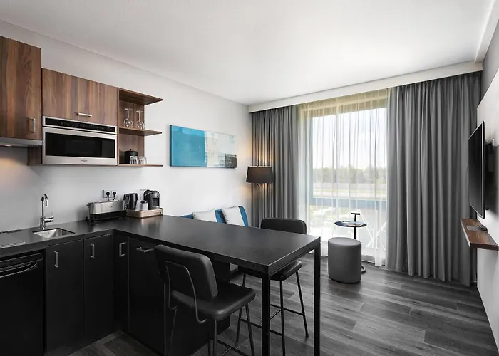 Hotel Courtyard By Marriott Amsterdam Airport 4*