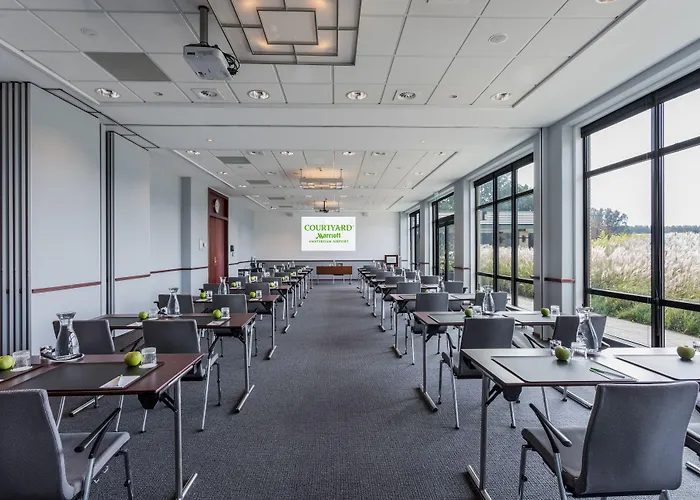 Courtyard By Marriott Amsterdam Airport 4*