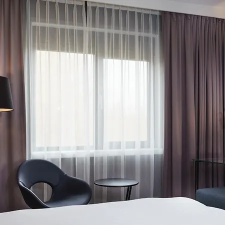Отель Courtyard By Marriott Amsterdam Airport