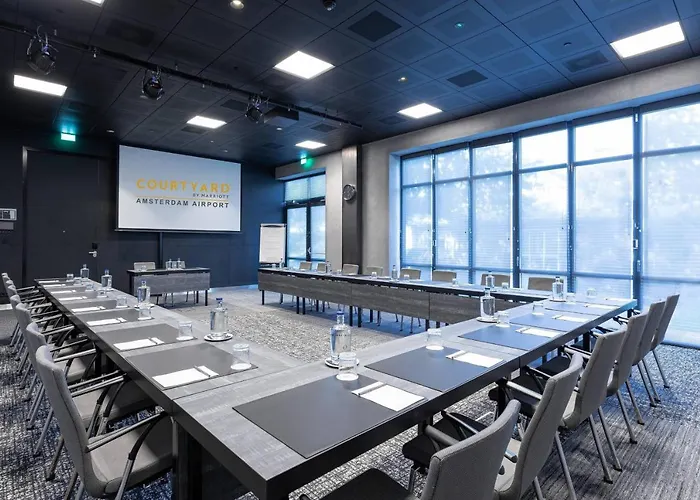 Courtyard By Marriott Amsterdam Airport Hotel 4*