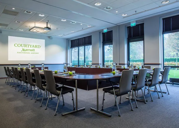 Courtyard By Marriott Amsterdam Airport 4*